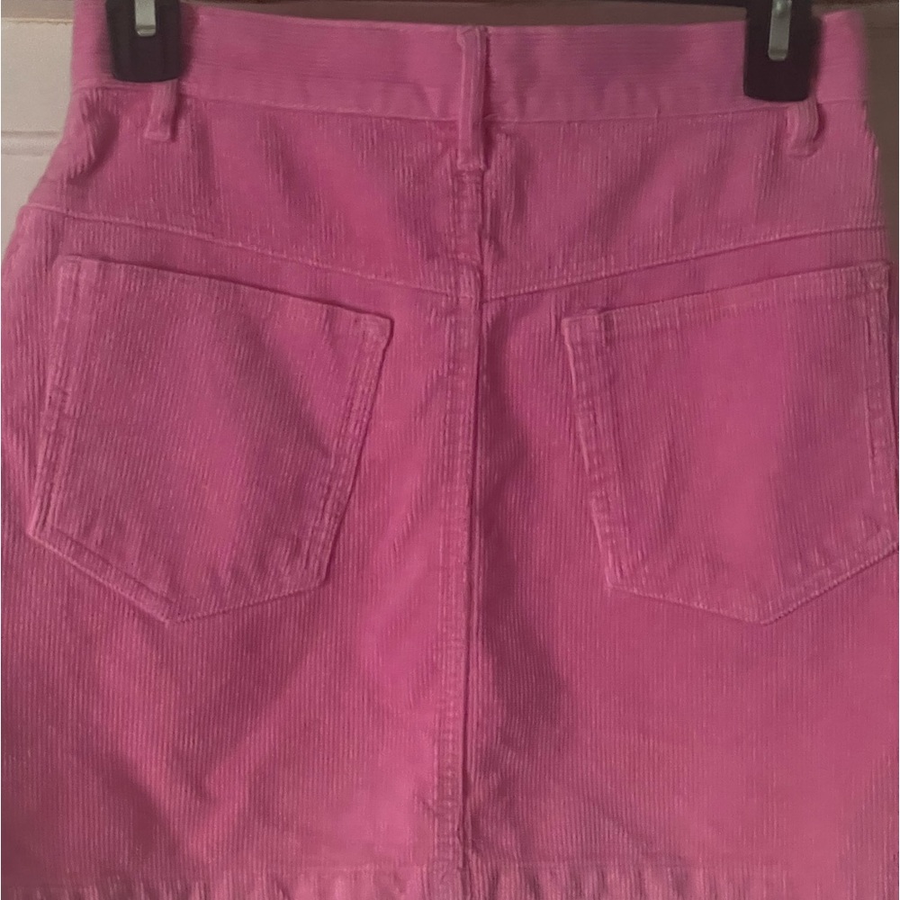 Going for the Mean Girls look? This hot pink skirt from J. Galt has you covered. - Picture 3 of 3